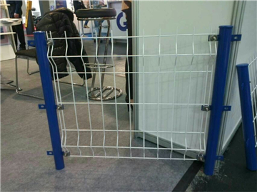 山東三道彎護(hù)欄網(wǎng)